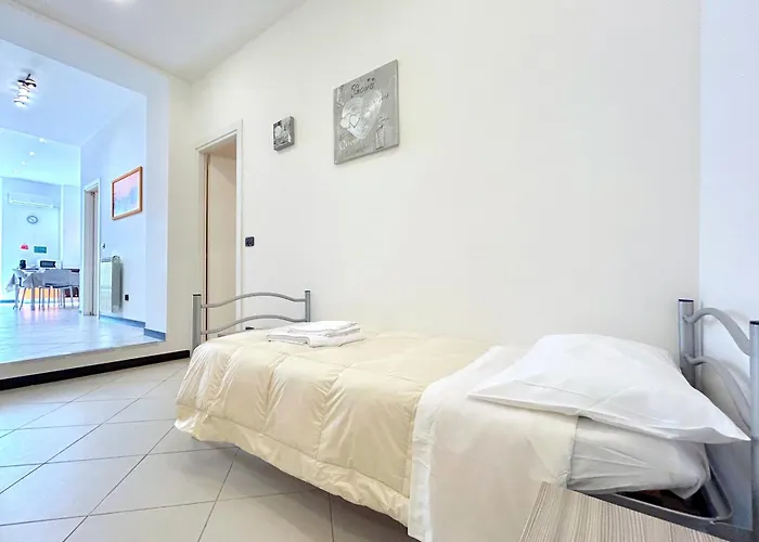 Priamar 200m Front - Grandmaison * Савона